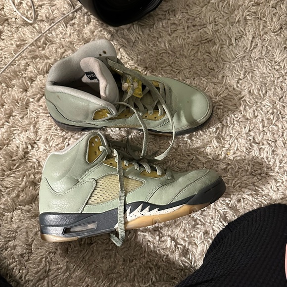Jordan 5 - Picture 2 of 3
